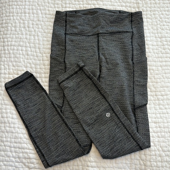 Lululemon Fast and Free high-rise tight 25” - Picture 2 of 3